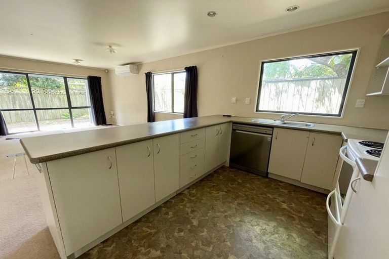 Photo of property in 151 Queens Drive, Lyall Bay, Wellington, 6022