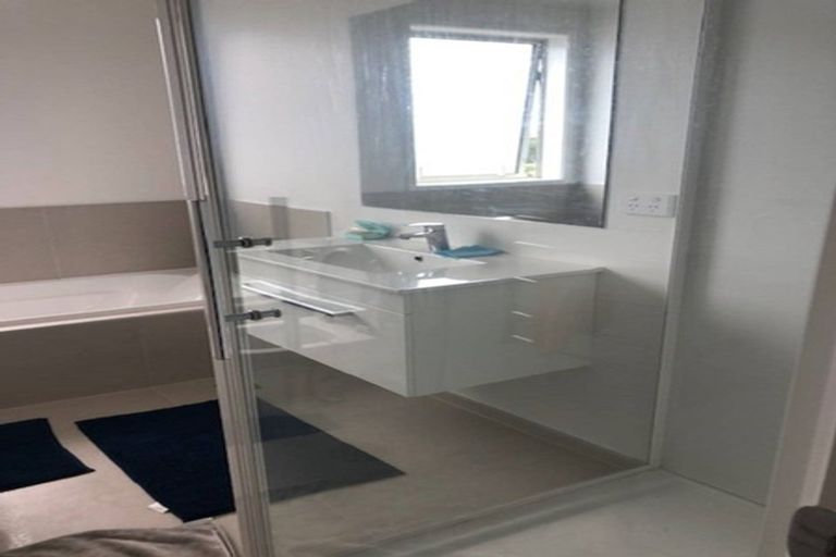 Photo of property in 35 Soaring Bird Drive, Takanini, 2112