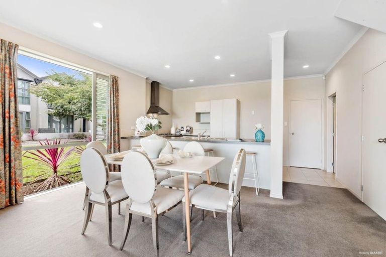 Photo of property in 14 Willow Camp Road, Takanini, 2112
