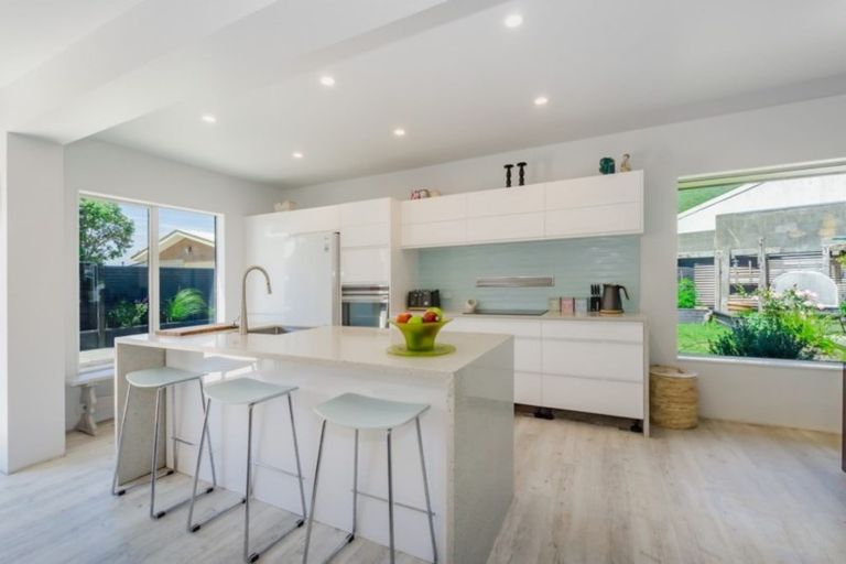 Photo of property in 7a Lesley Grove, Waikanae, 5036