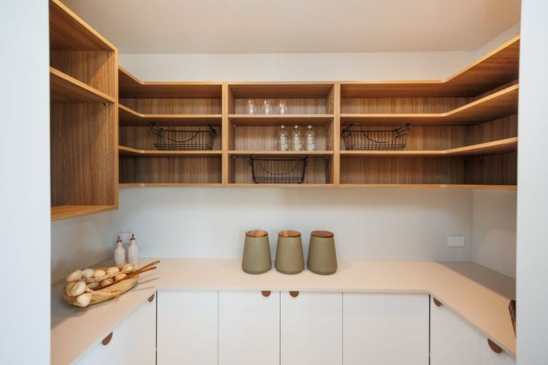 Photo of property in 68 Atlantic Drive, Fitzherbert, Palmerston North, 4410