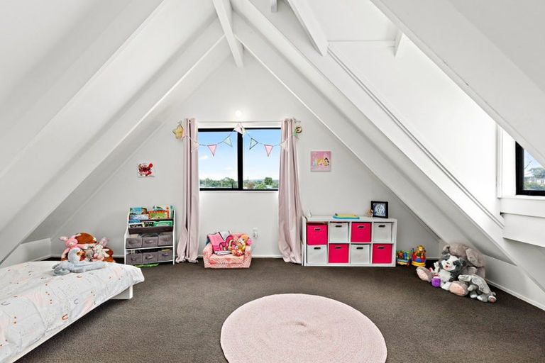 Photo of property in 6 Te Moau Avenue, Parakai, 0830