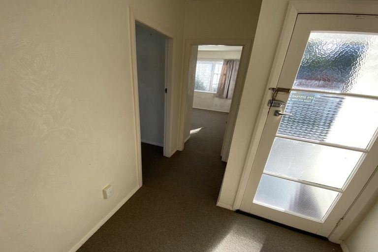 Photo of property in 158f1 Newlands Road, Newlands, Wellington, 6037