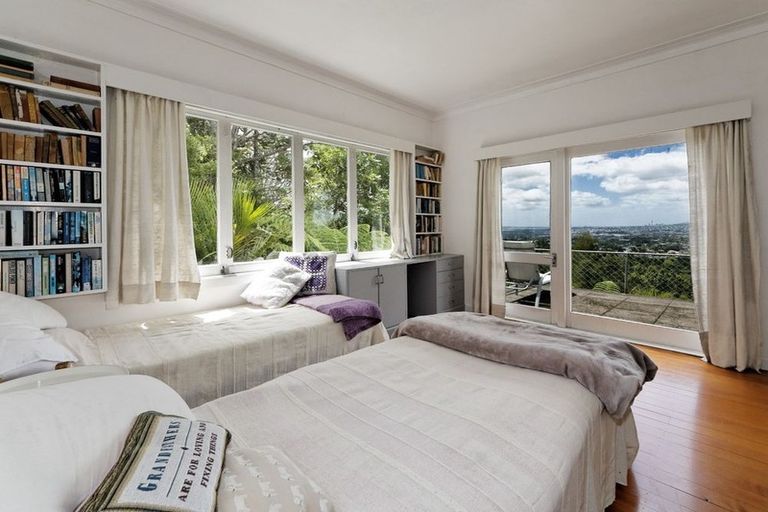 Photo of property in 3 Park Road, Titirangi, Auckland, 0604