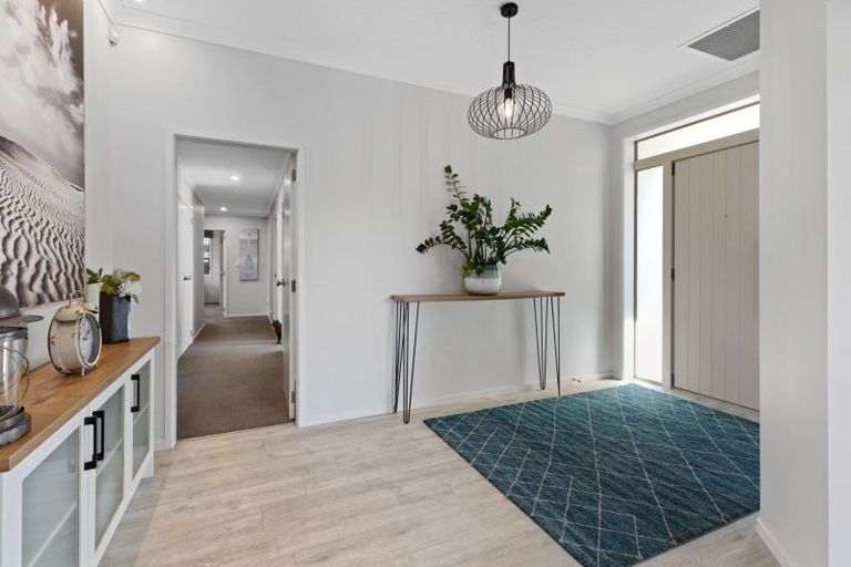 Photo of property in 1 Roxbury Place, Papamoa Beach, Papamoa, 3118