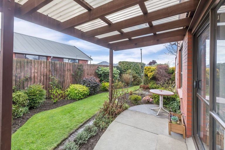 Photo of property in 2/81 Veitches Road, Casebrook, Christchurch, 8051