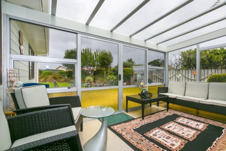 Photo of property in 6 Dillon Drive, Bell Block, New Plymouth, 4312