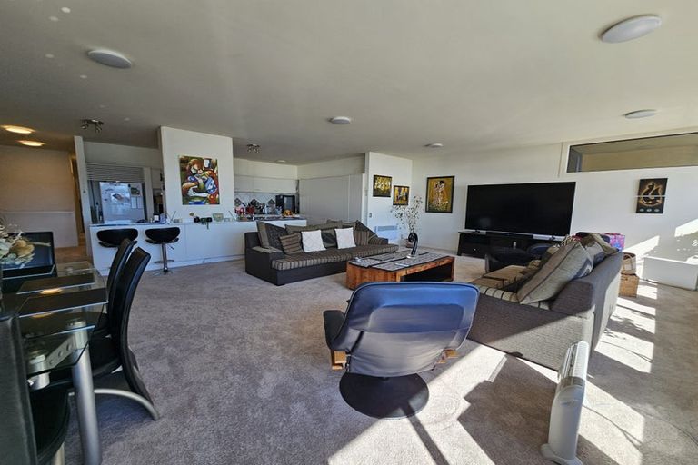 Photo of property in 222 Oriental Parade, Oriental Bay, Wellington, 6011