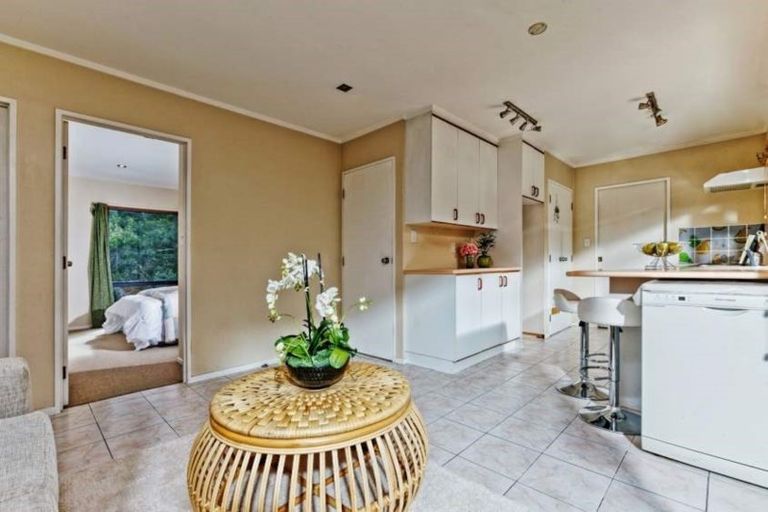 Photo of property in 7a Ramonda Close, Bayview, Auckland, 0629