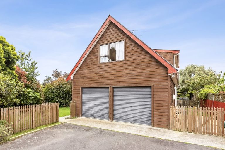 Photo of property in 24a Karu Crescent, Waikanae, 5036