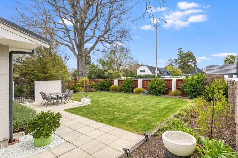 Photo of property in 90 Clyde Road, Ilam, Christchurch, 8041