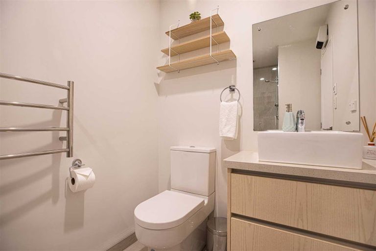 Photo of property in 8b Defoe Place, Waltham, Christchurch, 8023