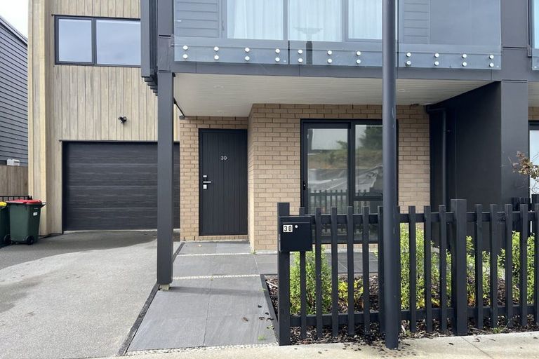 Photo of property in 30 Monstedt Terrace, Windsor Park, Auckland, 0632