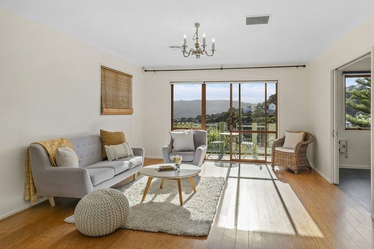 Photo of property in 11 The Anchorage, Whitby, Porirua, 5024