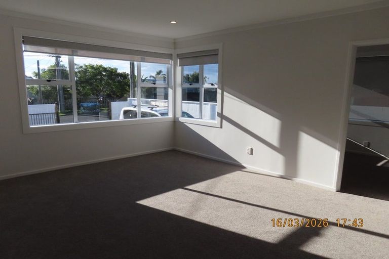 Photo of property in 23 Blacklock Avenue, Henderson, Auckland, 0612