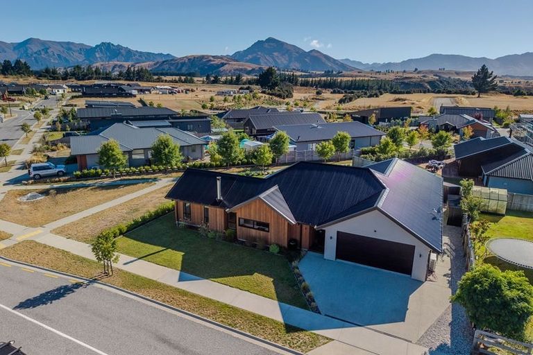 Photo of property in 6 Rua Street, Albert Town, Wanaka, 9305