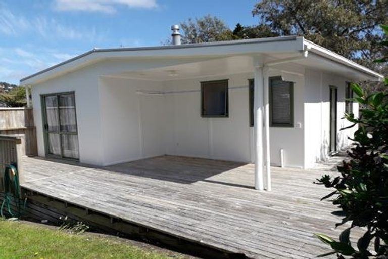 Photo of property in 14 Stottholm Road, Titirangi, Auckland, 0604