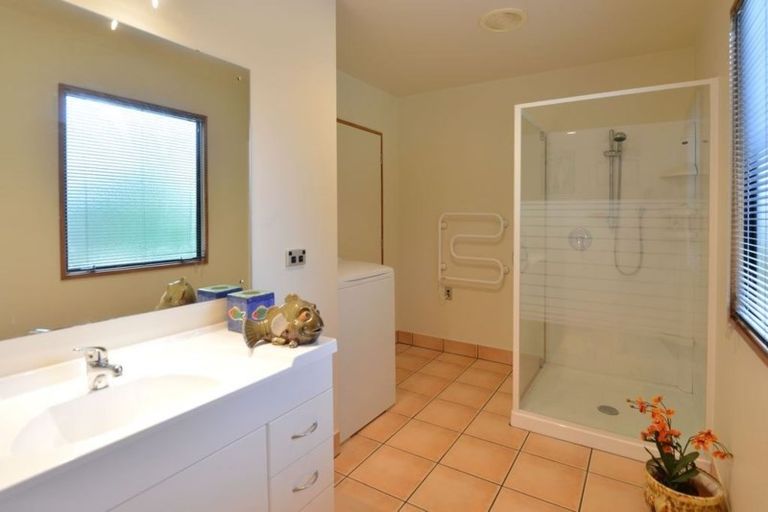 Photo of property in 15 Kanehiana Drive, Te Kamo, Kamo, 0185