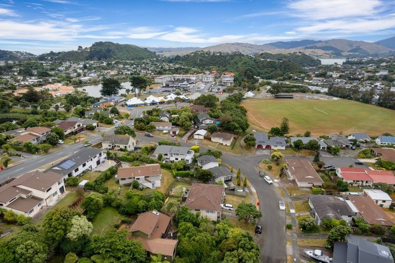 Photo of property in 10 Latitude Close, Whitby, Porirua, 5024