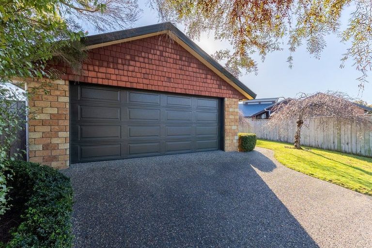 Photo of property in 33 Consort Close, Paraparaumu Beach, Paraparaumu, 5032