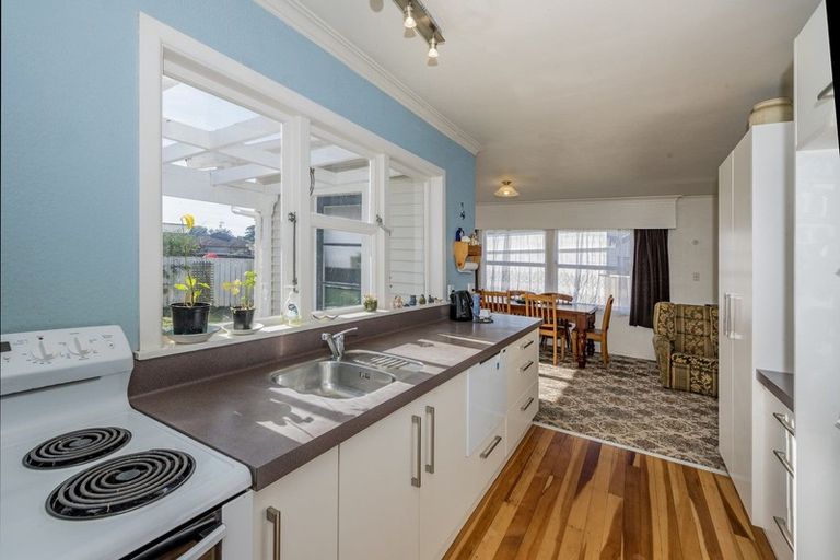 Photo of property in 12 Duke Street, Levin, 5510