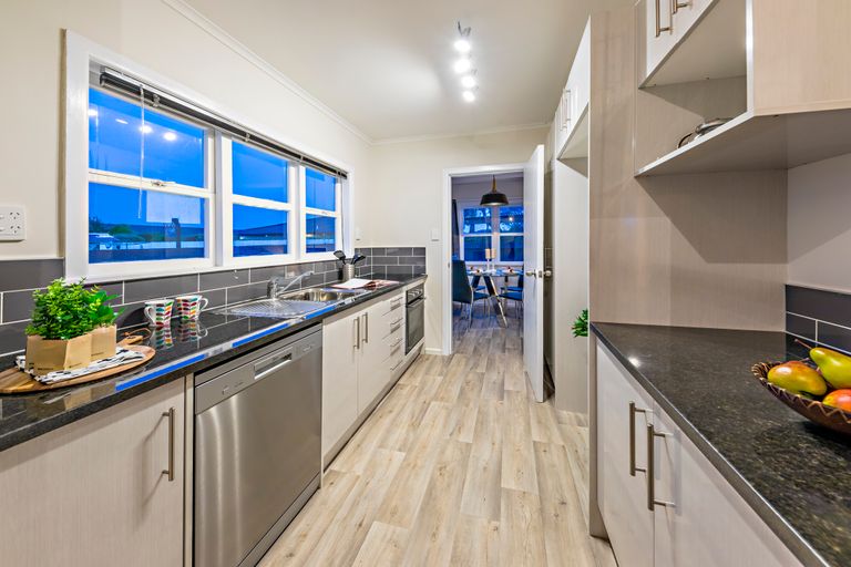Photo of property in 8 Tidal Road, Mangere, Auckland, 2022
