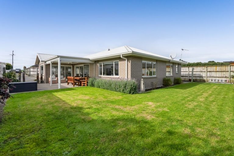 Photo of property in 2 Rayner Way, Glen Avon, New Plymouth, 4312