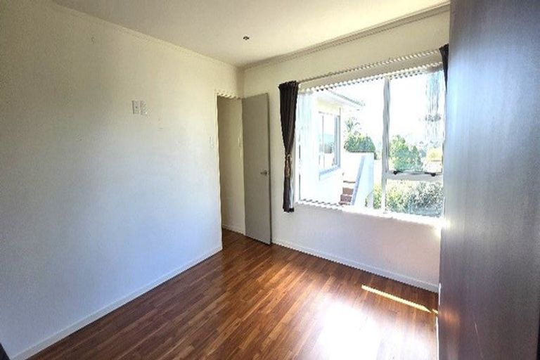 Photo of property in 2/167 Coronation Road, Hillcrest, Auckland, 0627