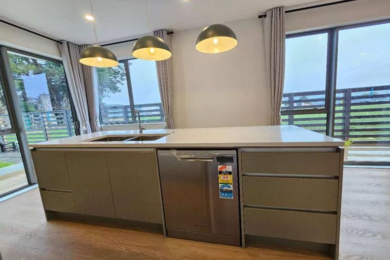 Photo of property in 3 Yellow Pear Lane, Karaka, 2578