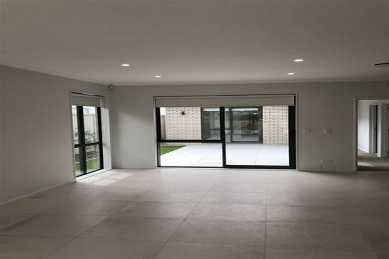 Photo of property in 82 Te Napi Drive, Takanini, 2112