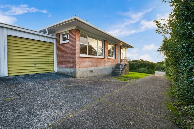 Photo of property in 1/229 Glenfield Road, Hillcrest, Auckland, 0627
