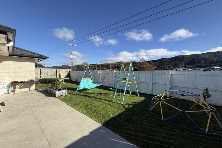 Photo of property in 34 Te Ara O Toroa, Wainuiomata, Lower Hutt, 5014
