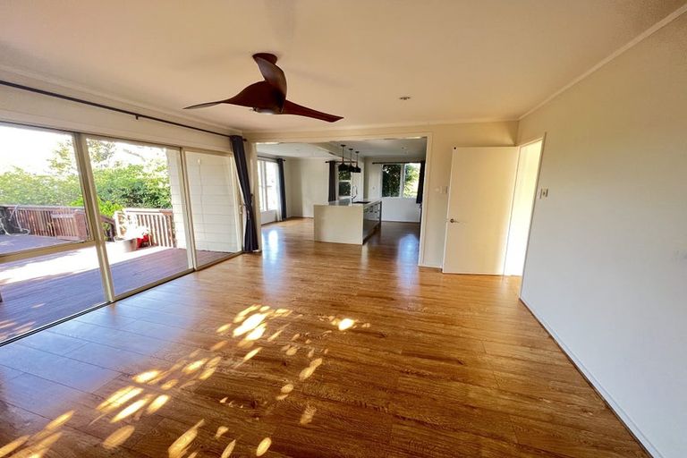 Photo of property in 47 Lysander Crescent, Beach Haven, Auckland, 0626