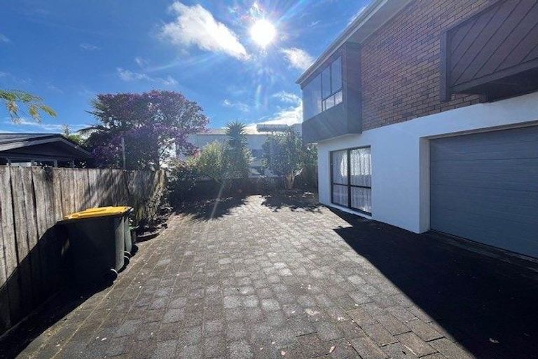 Photo of property in 2/170 Bucklands Beach Road, Bucklands Beach, Auckland, 2012