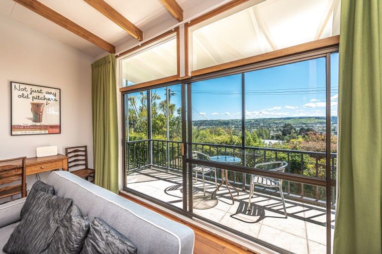 Photo of property in 96 Mount View Road, Bastia Hill, Whanganui, 4500