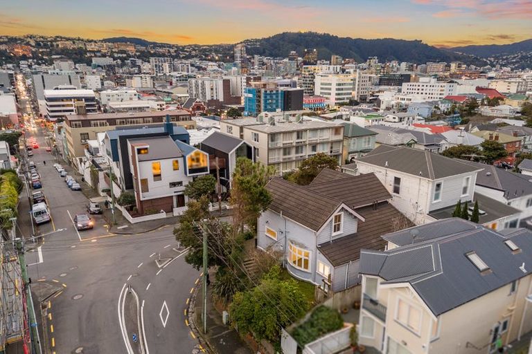 Photo of property in 75 Brougham Street, Mount Victoria, Wellington, 6011