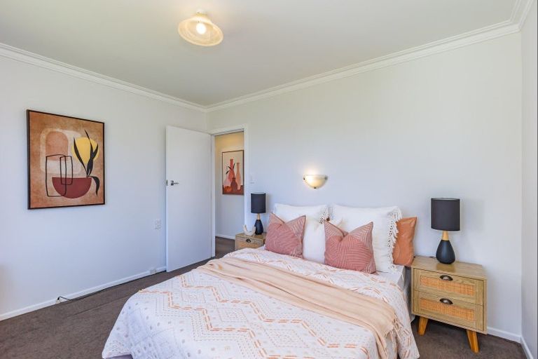 Photo of property in 42 Highbury Drive, Levin, 5510