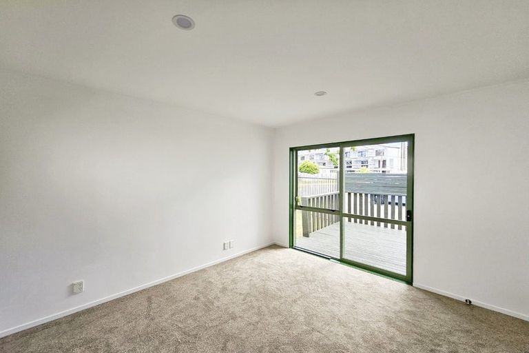 Photo of property in 1 Robertson Road, Ranui, Auckland, 0612
