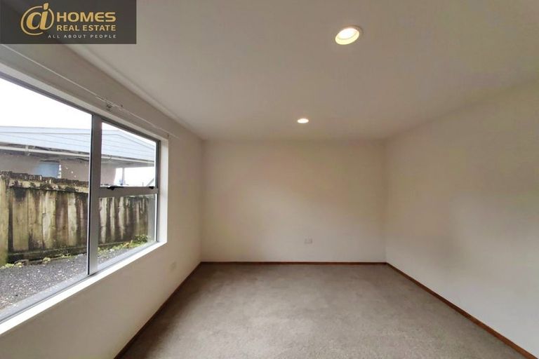 Photo of property in 40 Eyre Street, Henderson, Auckland, 0612