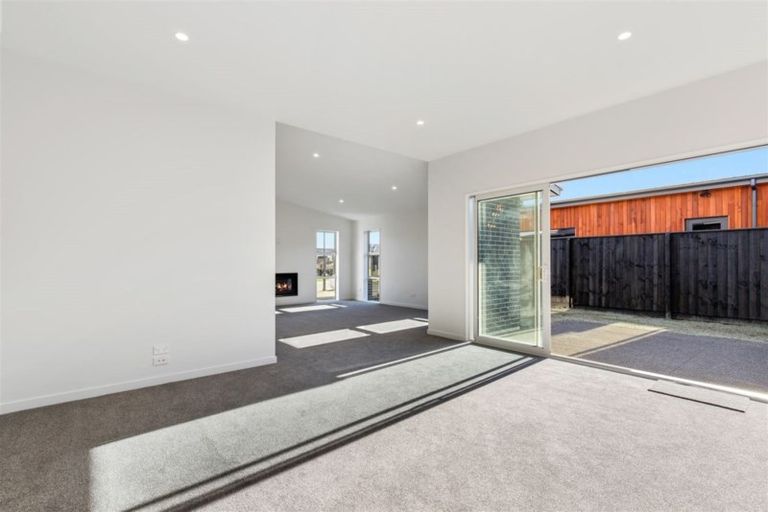 Photo of property in 11 Lewis Close, Rangiora, 7400