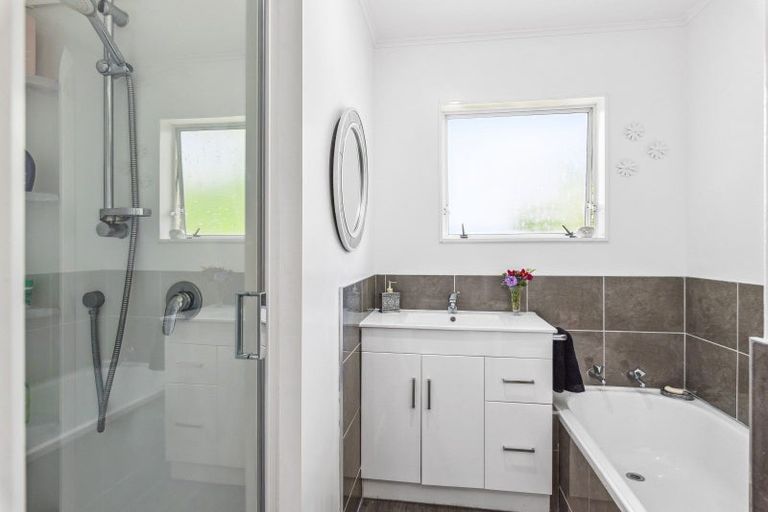 Photo of property in 29b Kanawa Street, Waikanae, 5036