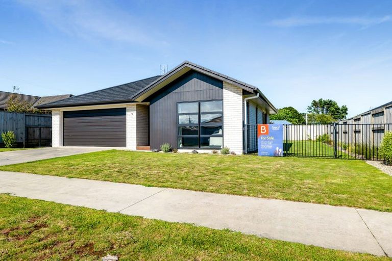 Photo of property in 3 Tangaroa Street, Waitara, 4320