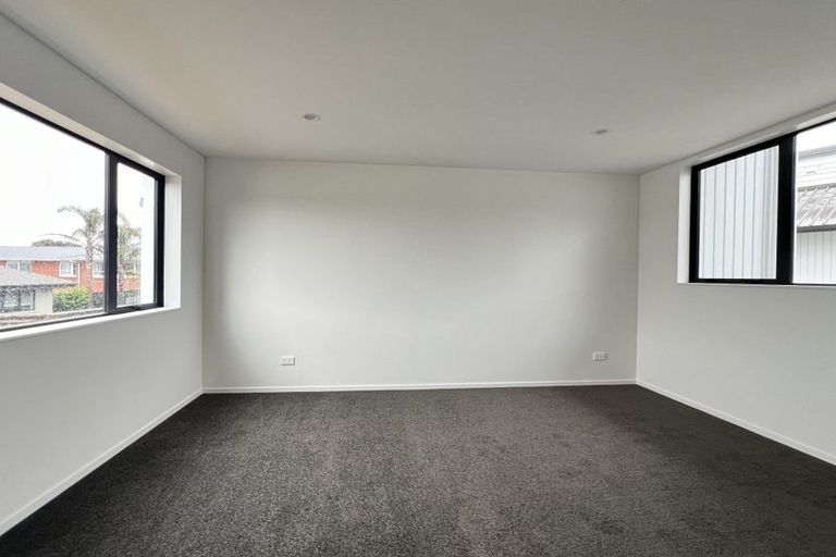 Photo of property in 105a Bond Crescent, Forrest Hill, Auckland, 0620