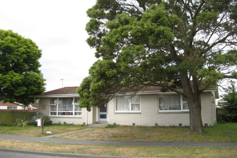 Photo of property in 9 Medina Crescent, Parklands, Christchurch, 8083