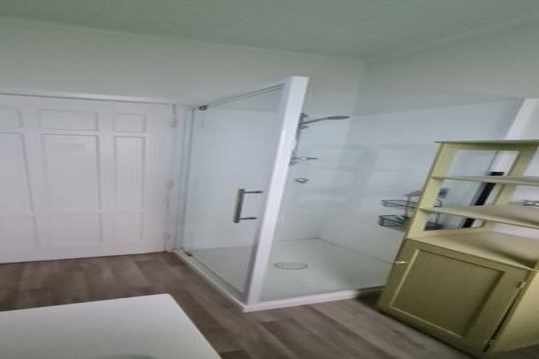 Photo of property in 4/71 Garden Road, Northland, Wellington, 6012