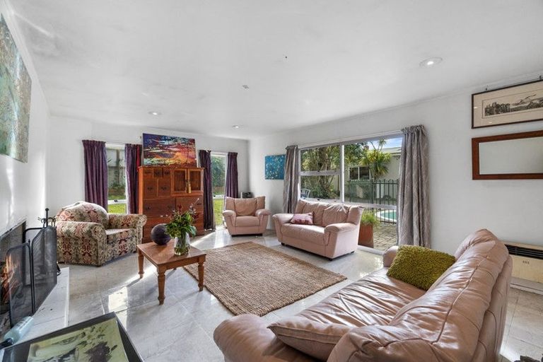 Photo of property in 14a Hinekohu Street, New Lynn, Auckland, 0600