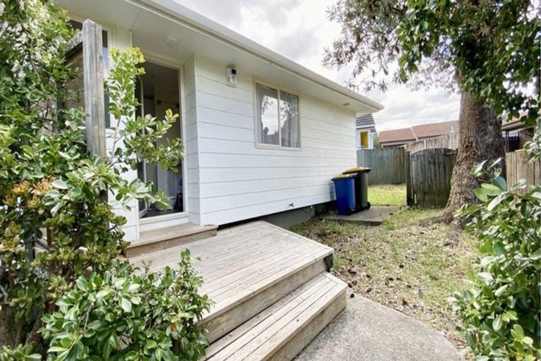 Photo of property in 26a Roberts Road, Te Atatu South, Auckland, 0610