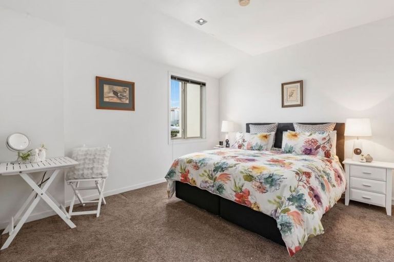 Photo of property in 140 Gills Road, Albany Heights, Auckland, 0632