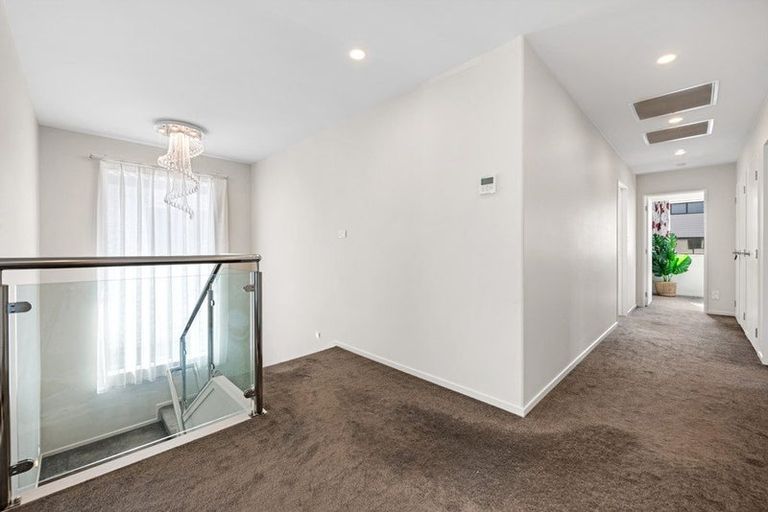 Photo of property in 32 Carrygawley Road, Flat Bush, Auckland, 2019