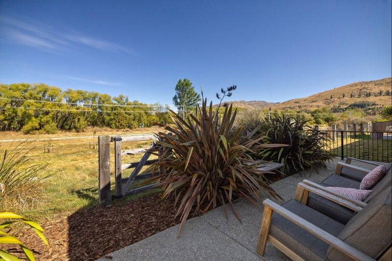 Photo of property in 37 Headley Drive, Lower Shotover, Queenstown, 9304